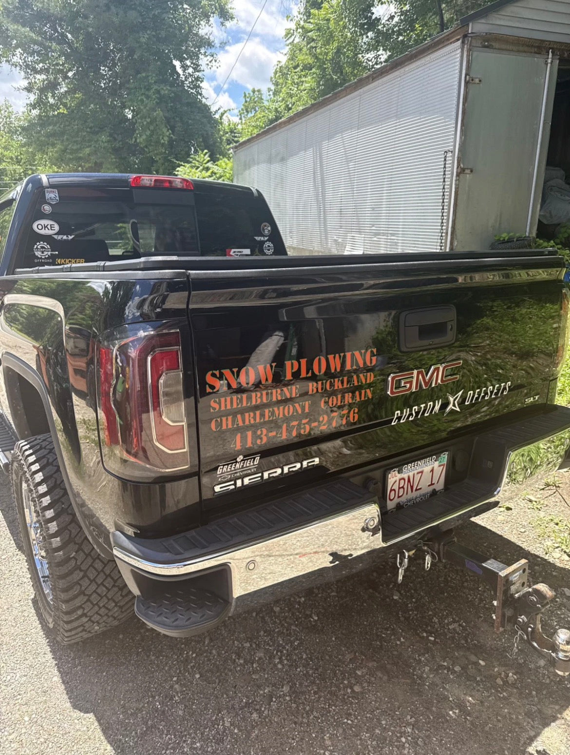Custom Vinyl Lettering And Logo Decals For Windows, Doors And Vehicles